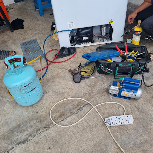 Am baiki mesin basuh, peti sejuk, pemasangan aircond, baiki iron steam, pemasangan wainscoting & pemasangan vinlyfloring